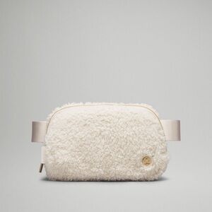 Everywhere Belt Bag Fleece 1L